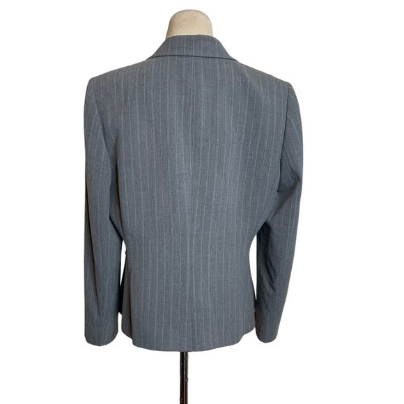 Tahari gray pin stripe one button blazer size 12P - Picture 2 of 10